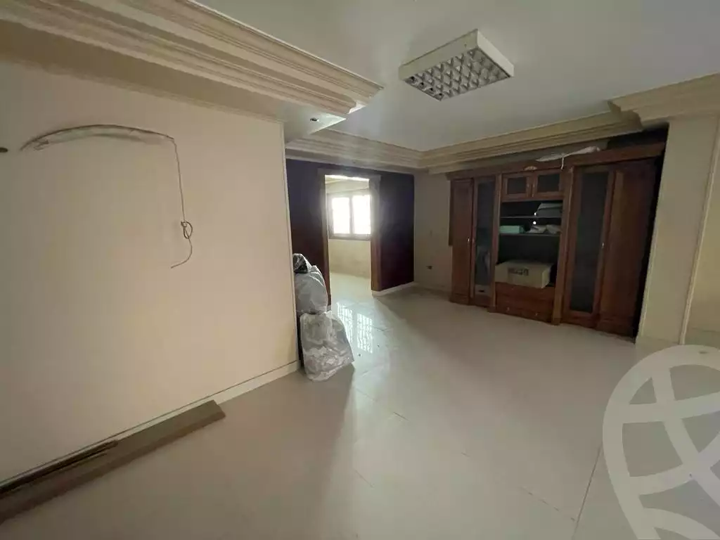 https://aqarmap.com.eg/ar/listing/3879681-for-sale-cairo-6th-of-october-el-ahyaa-neighborhood-2nd-divided-from-al-kafrawei-st
