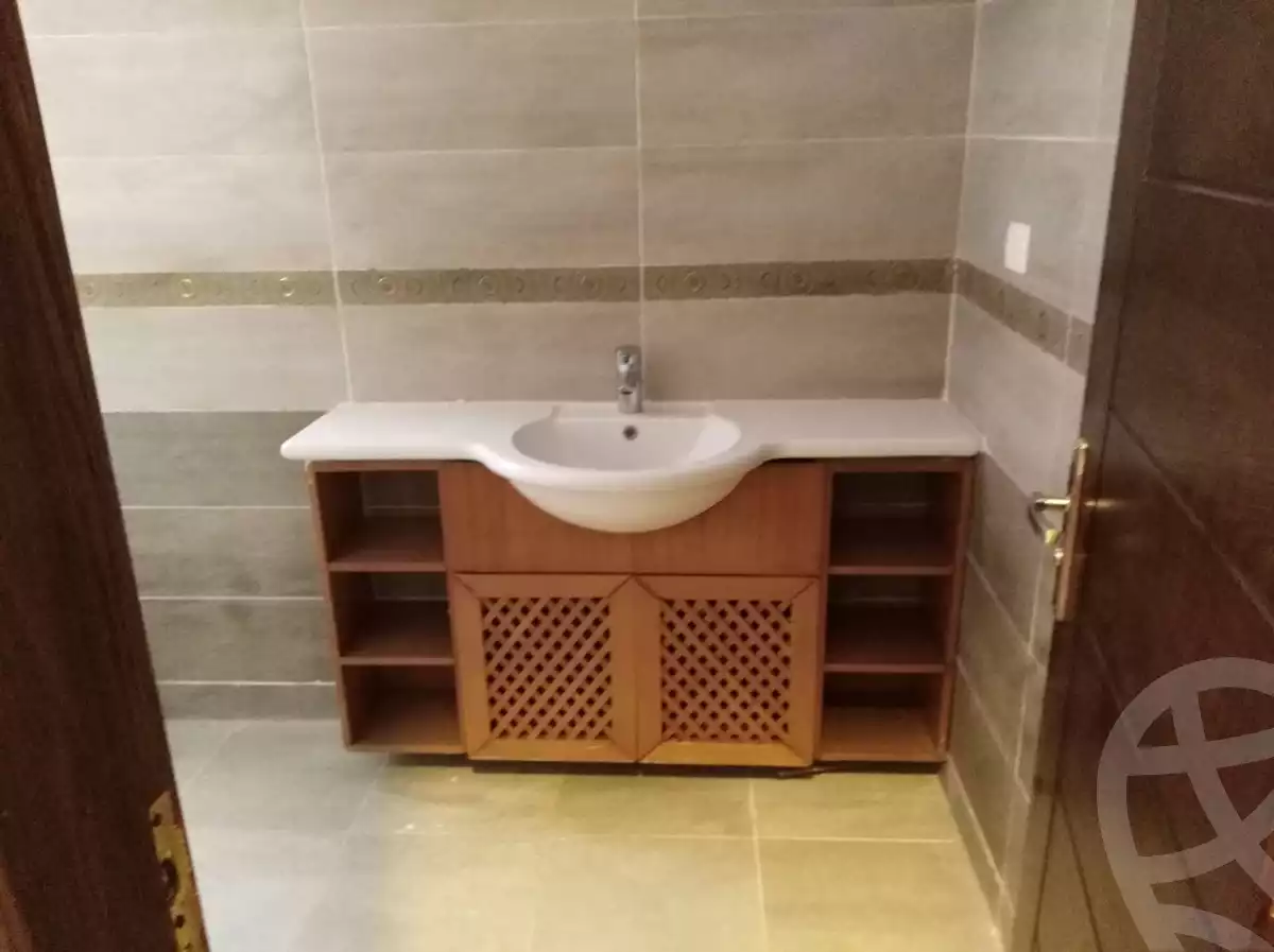 https://aqarmap.com.eg/ar/listing/3887743-for-rent-cairo-el-sheikh-zayed-city-compounds-kmbwnd-wyst-twn-swdyk