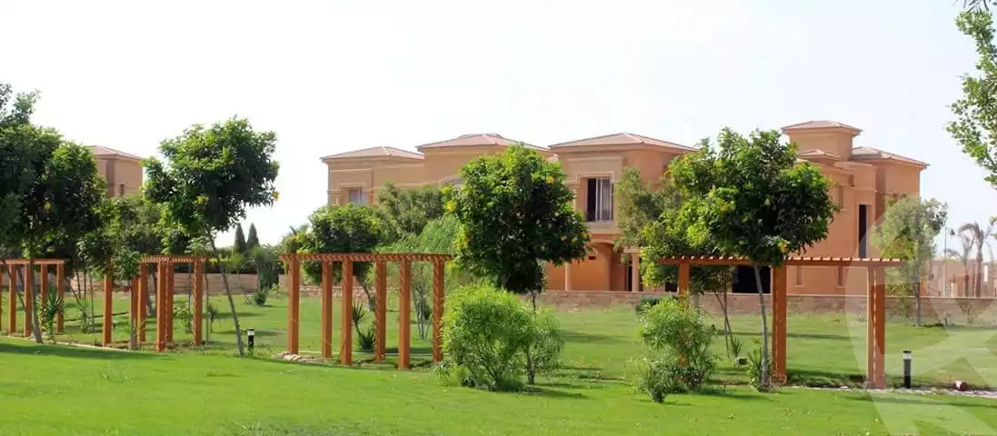 https://aqarmap.com.eg/ar/listing/3918913-for-sale-cairo-el-sheikh-zayed-city-compounds-in-sheikh-zayed-royal-meadows