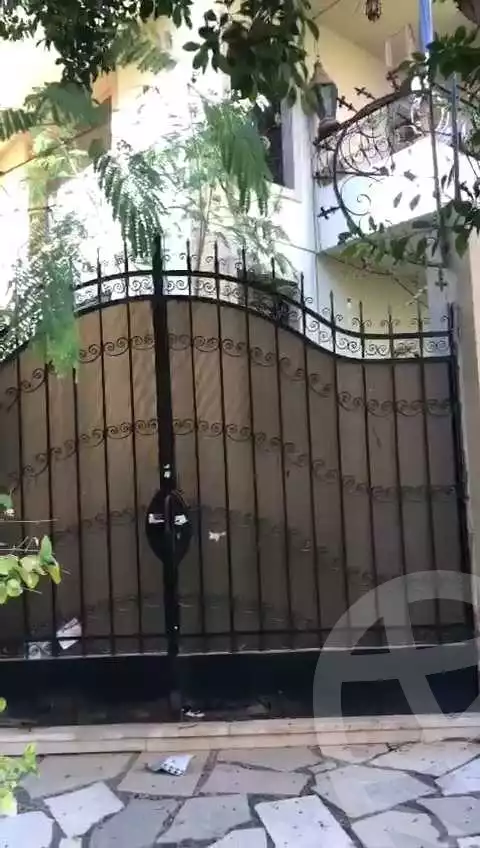 https://aqarmap.com.eg/en/listing/6446752-for-sale-cairo-6th-of-october-el-ahyaa-neighborhood-3rd-street-7