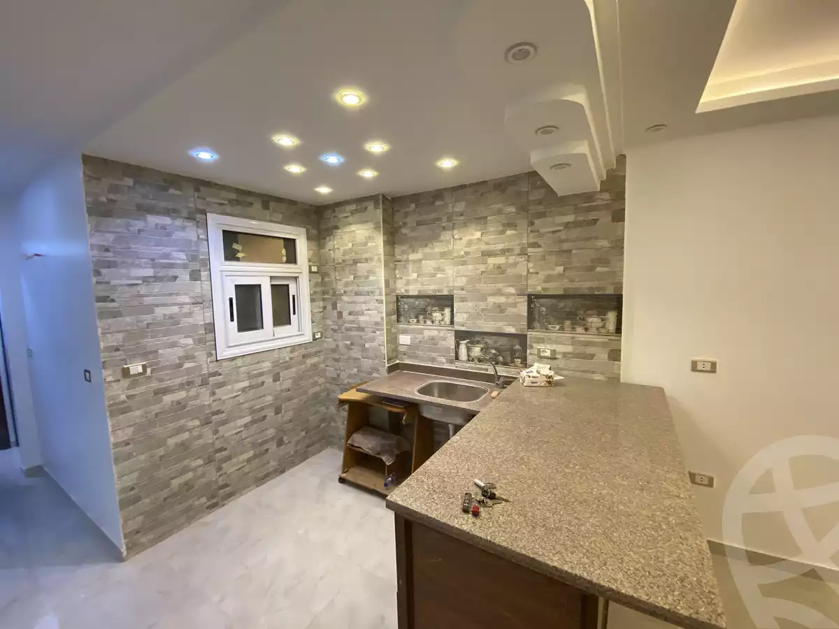 https://aqarmap.com.eg/ar/listing/3936237-for-rent-cairo-mokattam-compounds-mwntn-blz