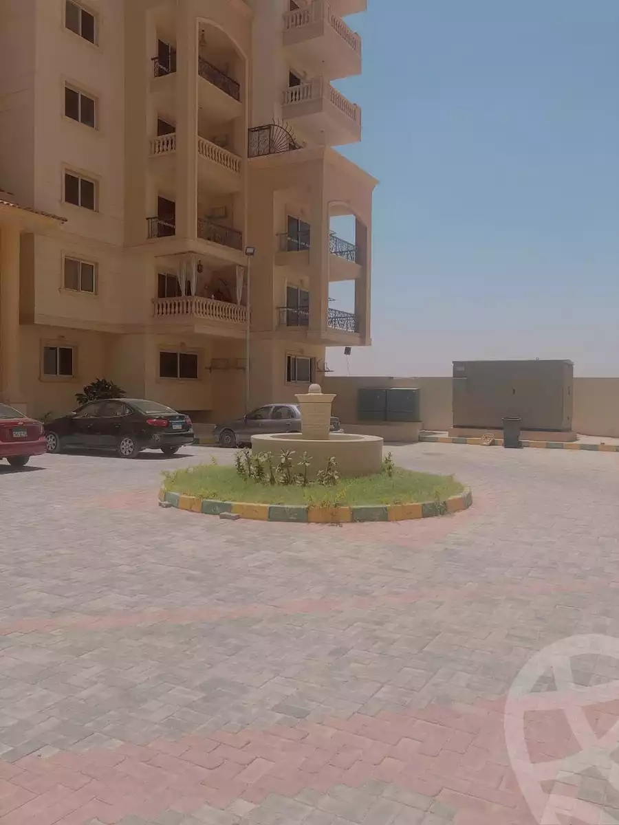 https://aqarmap.com.eg/en/listing/3950727-for-sale-cairo-al-oubour-tryq-msr-sm-yly-lshrwy-moon-city