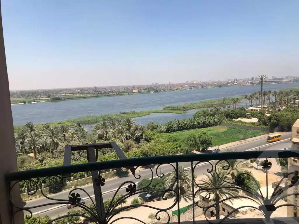 https://aqarmap.com.eg/ar/listing/3952845-for-sale-cairo-helwan-kwrnysh-hlwn