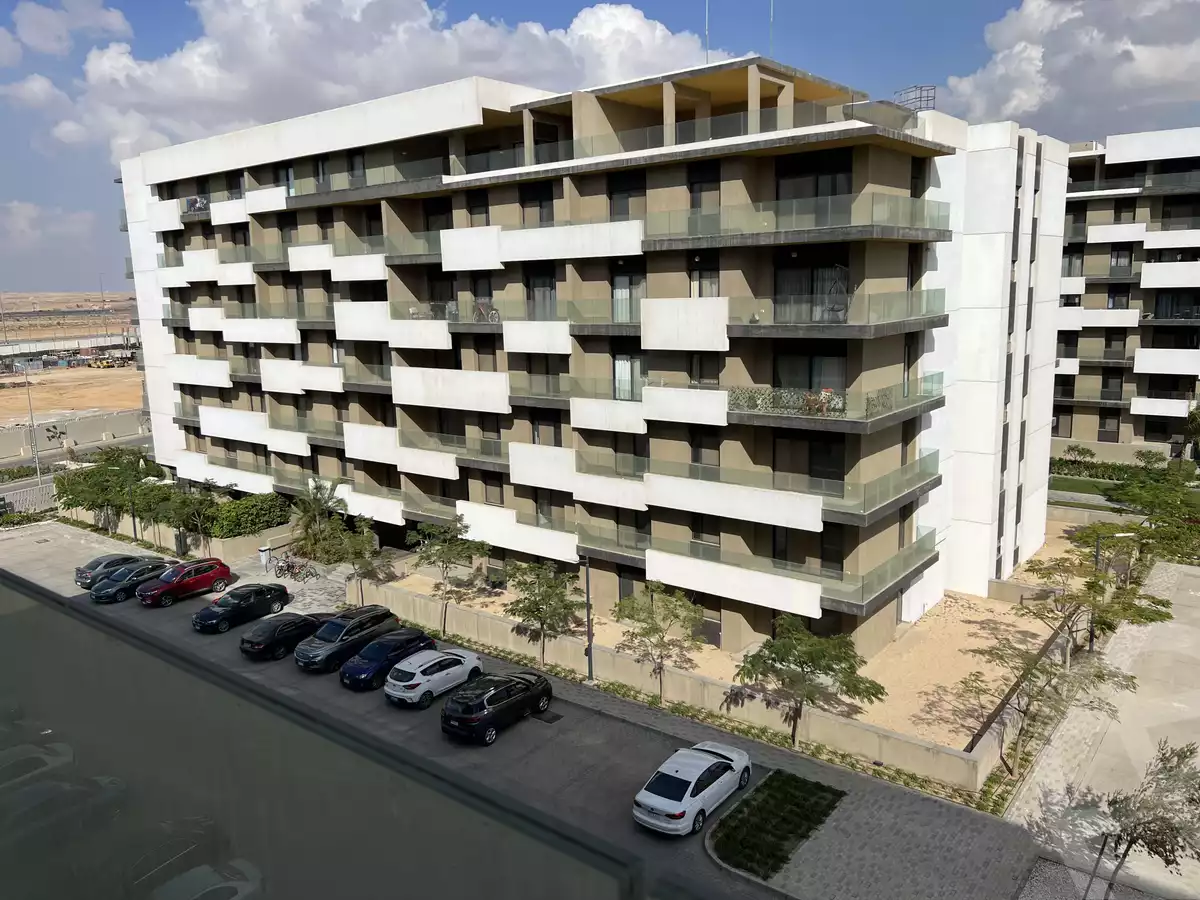 https://aqarmap.com.eg/ar/listing/3962190-for-sale-mdyn-lshrwq-compounds-alborouj