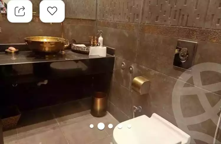 https://aqarmap.com.eg/ar/listing/3975365-for-sale-cairo-el-sheikh-zayed-city-compounds-in-sheikh-zayed-royal-meadows
