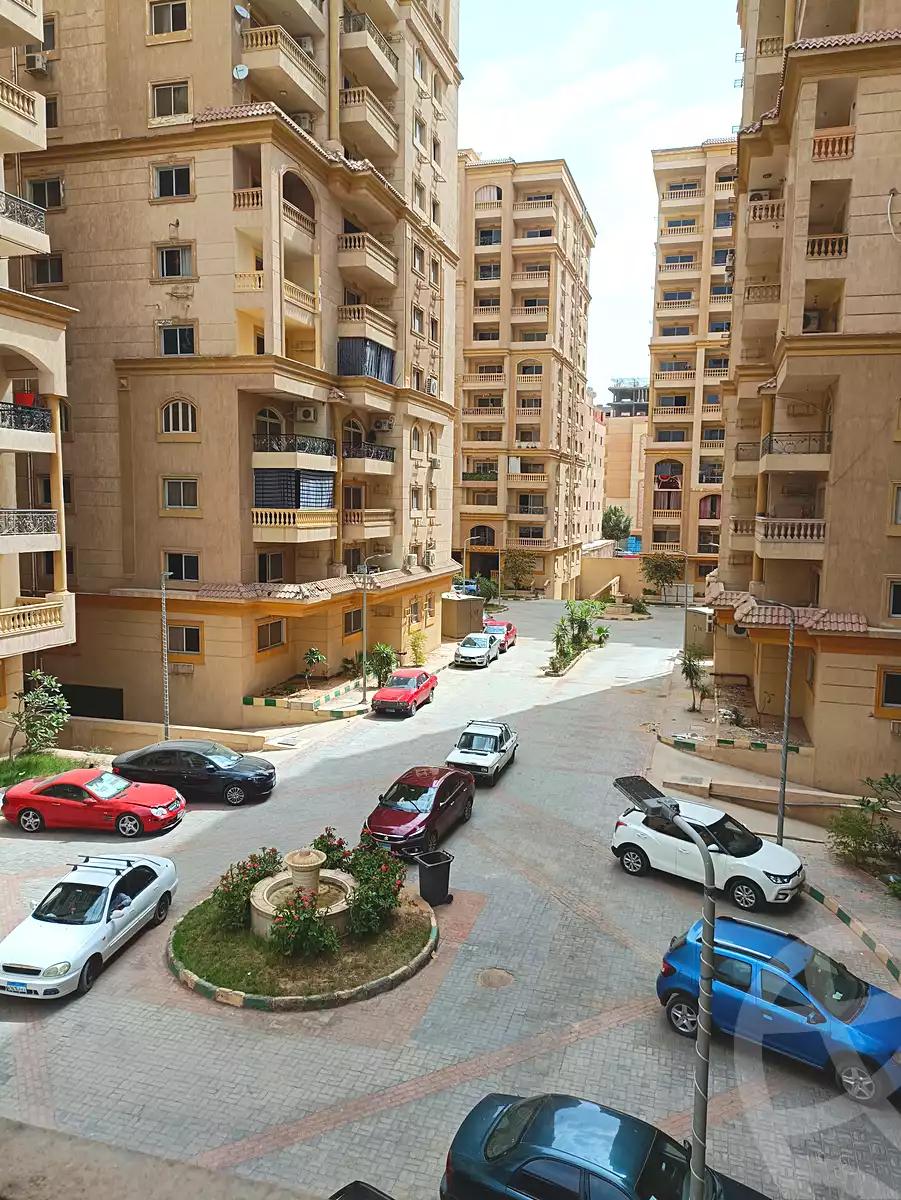 https://aqarmap.com.eg/ar/listing/3990146-for-sale-cairo-al-oubour-tryq-msr-sm-yly-lshrwy-moon-city