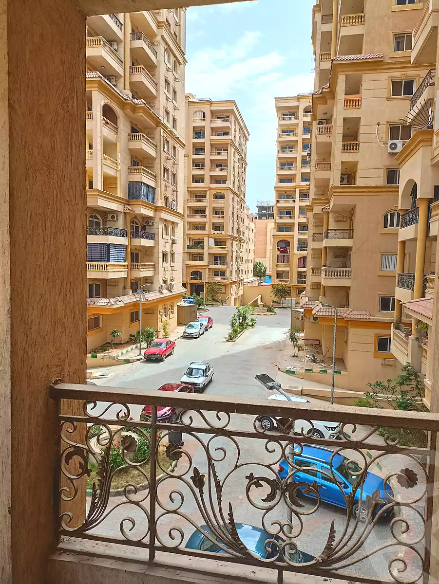 https://aqarmap.com.eg/ar/listing/3990146-for-sale-cairo-al-oubour-tryq-msr-sm-yly-lshrwy-moon-city