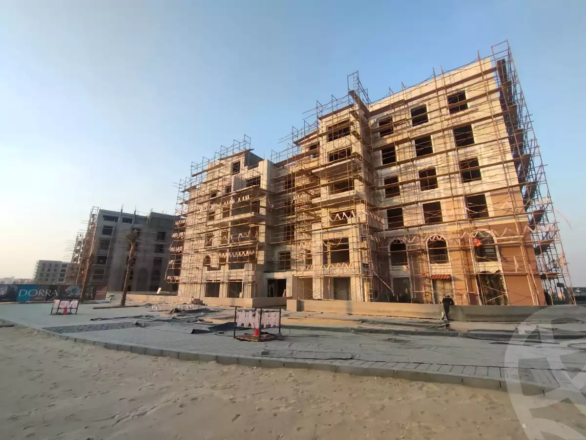 https://aqarmap.com.eg/ar/listing/3992438-for-sale-cairo-el-sheikh-zayed-city-compounds-kmbwnd-fyldj-wyst-dr-llttwyr