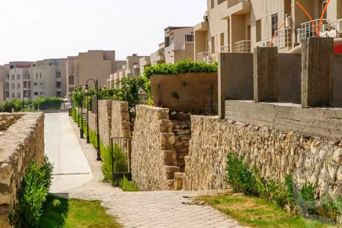 https://aqarmap.com.eg/ar/listing/4002284-for-sale-cairo-el-sheikh-zayed-city-compounds-in-sheikh-zayed-el-karma-residence