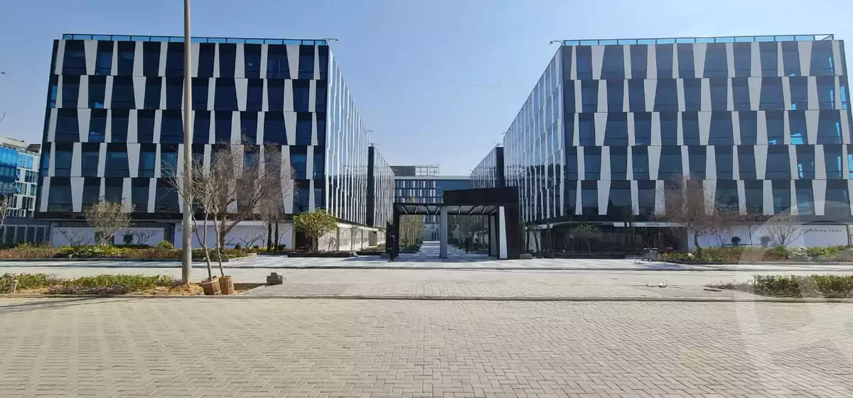 https://aqarmap.com.eg/ar/listing/4006629-for-sale-cairo-el-sheikh-zayed-city-compounds-brk-stryt-mwl-sky