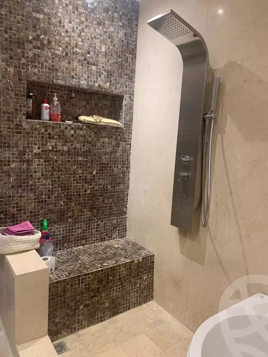 https://aqarmap.com.eg/ar/listing/4013244-for-sale-cairo-el-sheikh-zayed-city-compounds-in-sheikh-zayed-zayed-regency