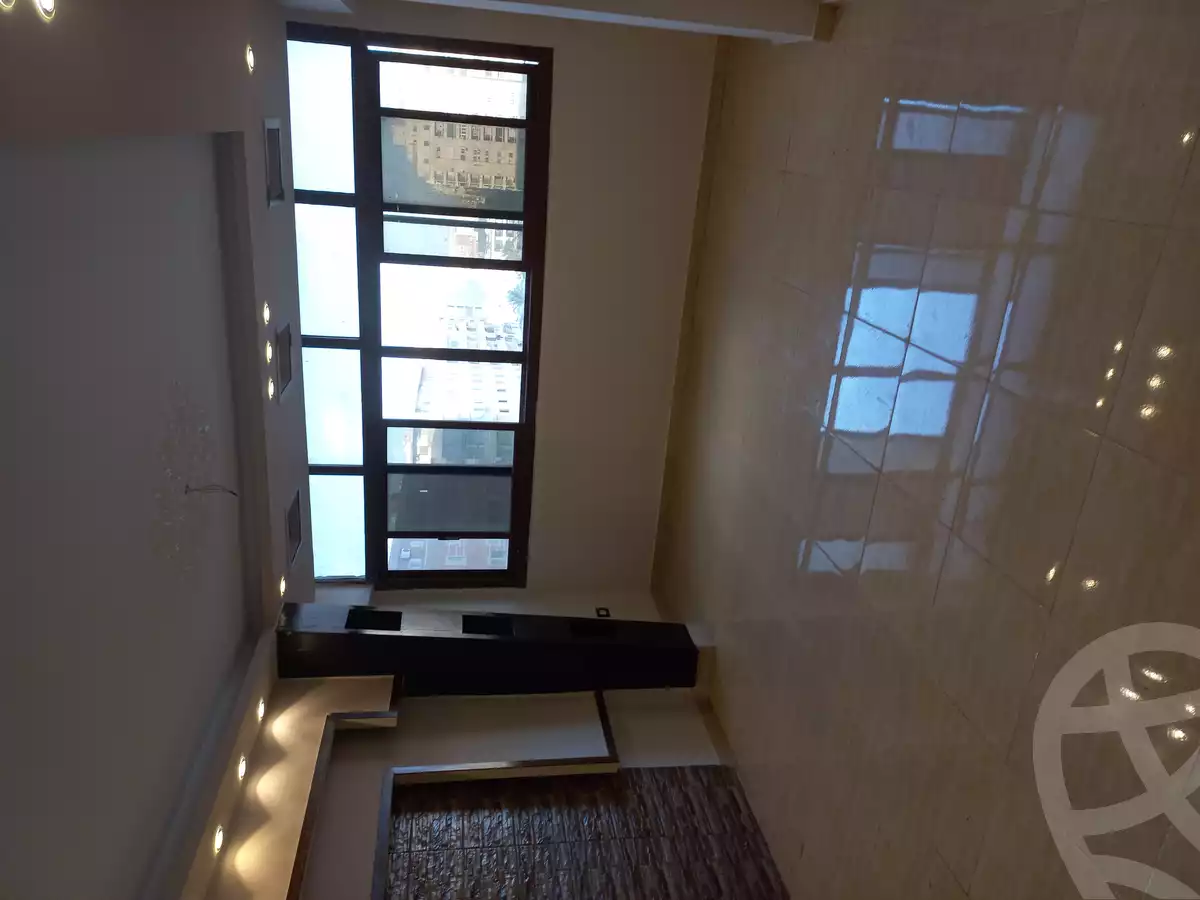 https://aqarmap.com.eg/en/listing/4035562-for-sale-alexandria-el-hanouvel-trablose-st