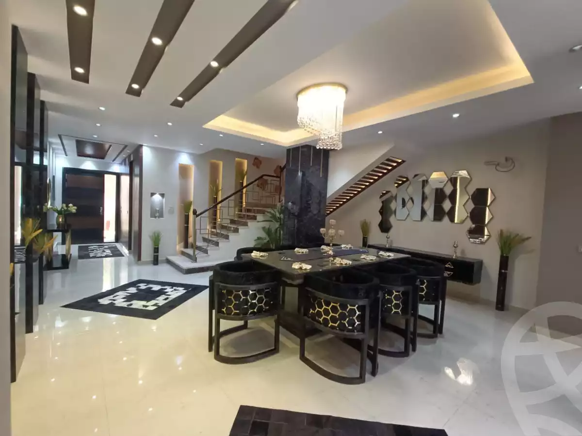 https://aqarmap.com.eg/ar/listing/4045181-for-sale-cairo-6th-of-october-compounds-cleopatra-square