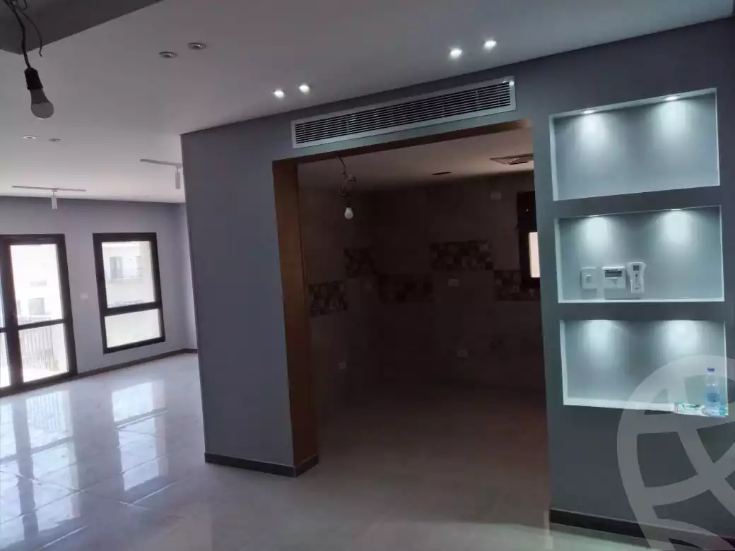 https://aqarmap.com.eg/en/listing/4045596-for-sale-cairo-el-sheikh-zayed-city-compounds-kmbwnd-wyst-twn-swdyk
