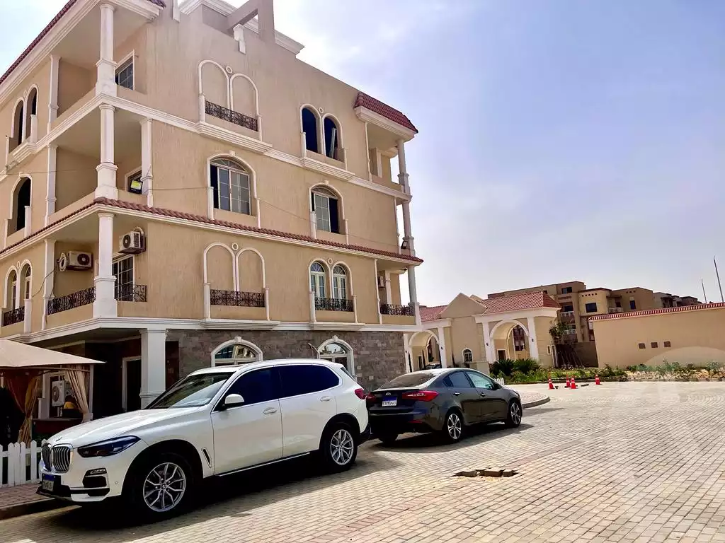 https://aqarmap.com.eg/en/listing/4048669-for-sale-cairo-6th-of-october-compounds-bhy