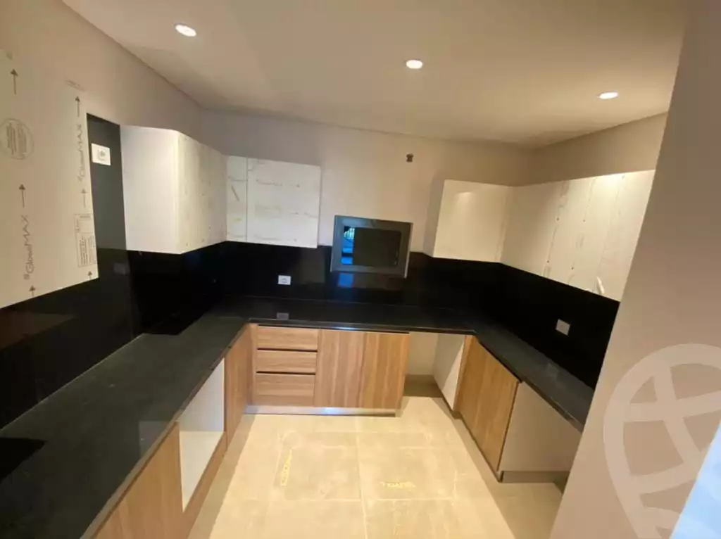 https://aqarmap.com.eg/ar/listing/4070415-for-sale-cairo-el-sheikh-zayed-city-compounds-brj-zyd-wr-llttwyr