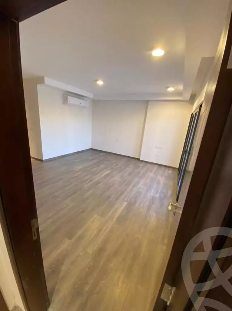 https://aqarmap.com.eg/ar/listing/4070415-for-sale-cairo-el-sheikh-zayed-city-compounds-brj-zyd-wr-llttwyr