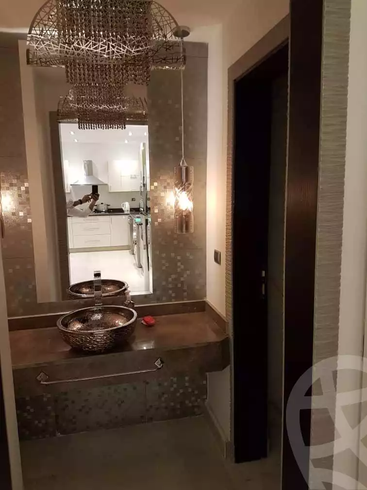 https://aqarmap.com.eg/en/listing/4073627-for-rent-cairo-el-sheikh-zayed-city-compounds-kmbwnd-wyst-twn-swdyk