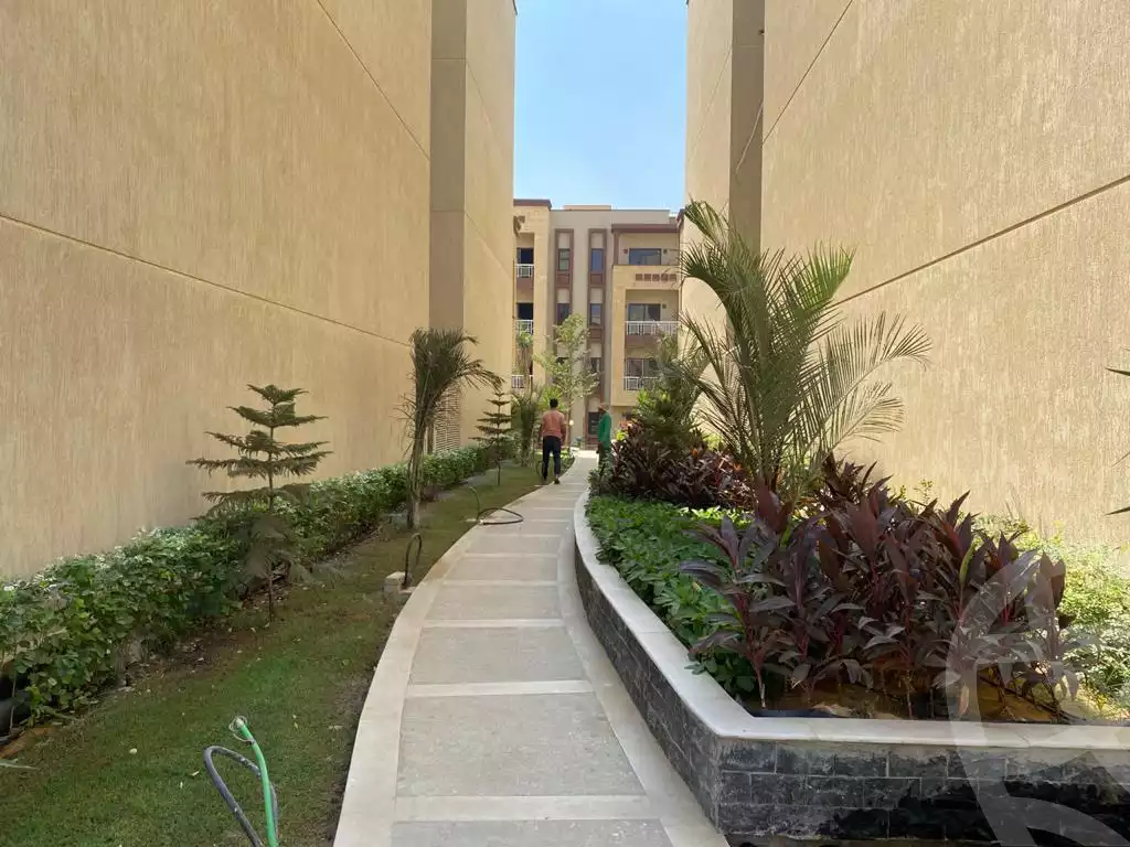 https://aqarmap.com.eg/en/listing/4076046-for-sale-cairo-6th-of-october-compound-green-5