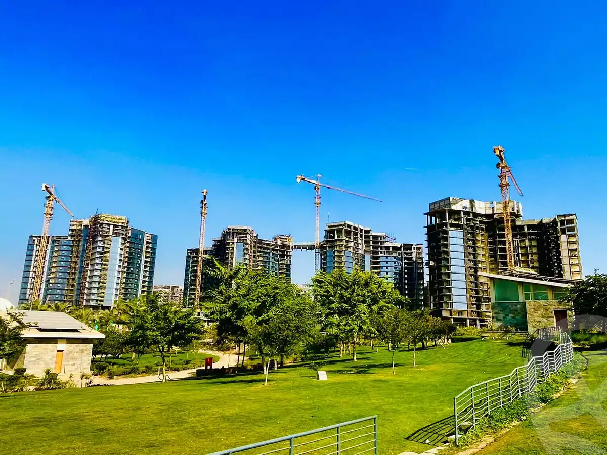 https://aqarmap.com.eg/ar/listing/4083664-for-sale-cairo-el-sheikh-zayed-city-compounds-brj-zyd-wr-llttwyr