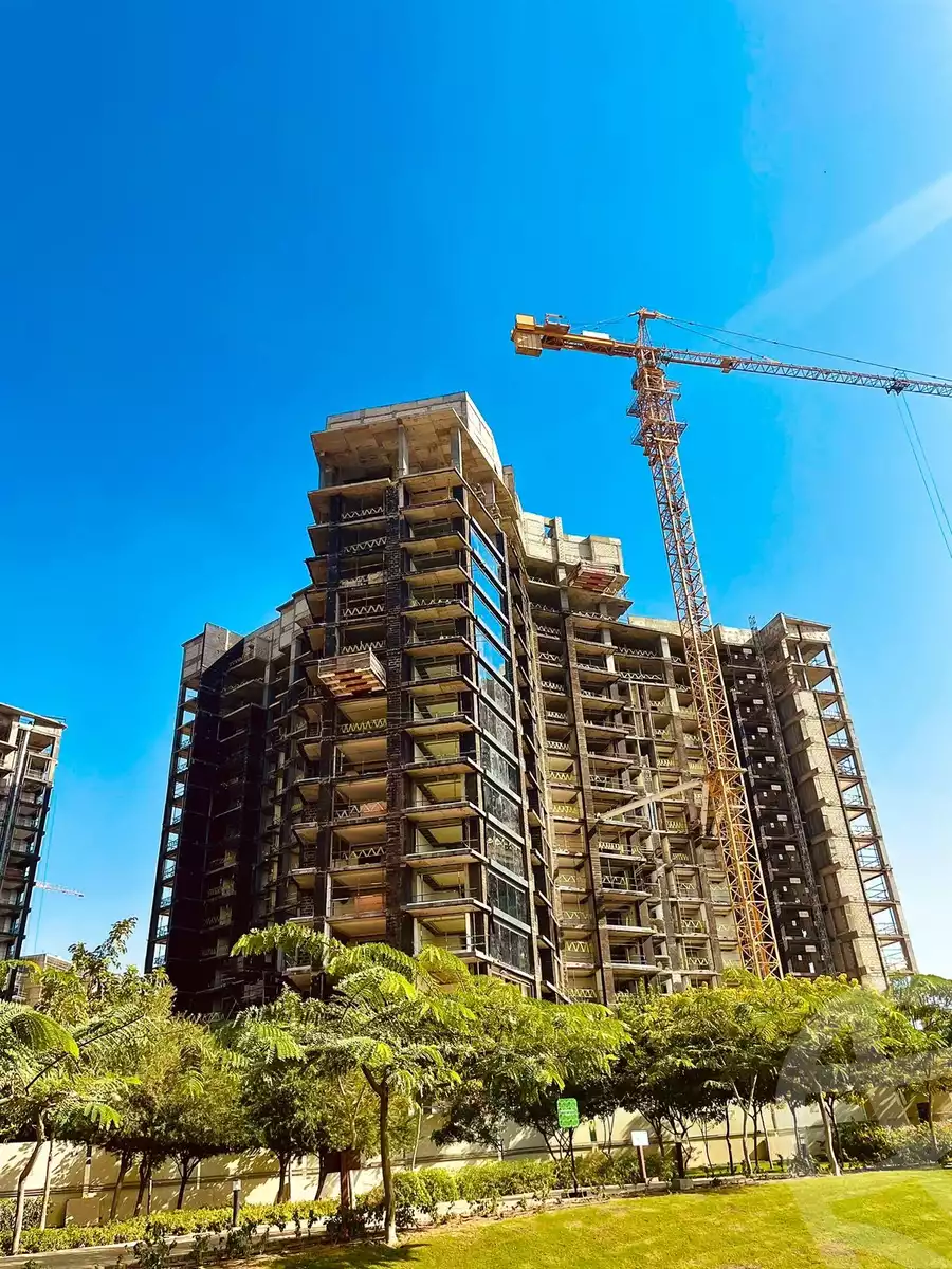 https://aqarmap.com.eg/ar/listing/4083664-for-sale-cairo-el-sheikh-zayed-city-compounds-brj-zyd-wr-llttwyr