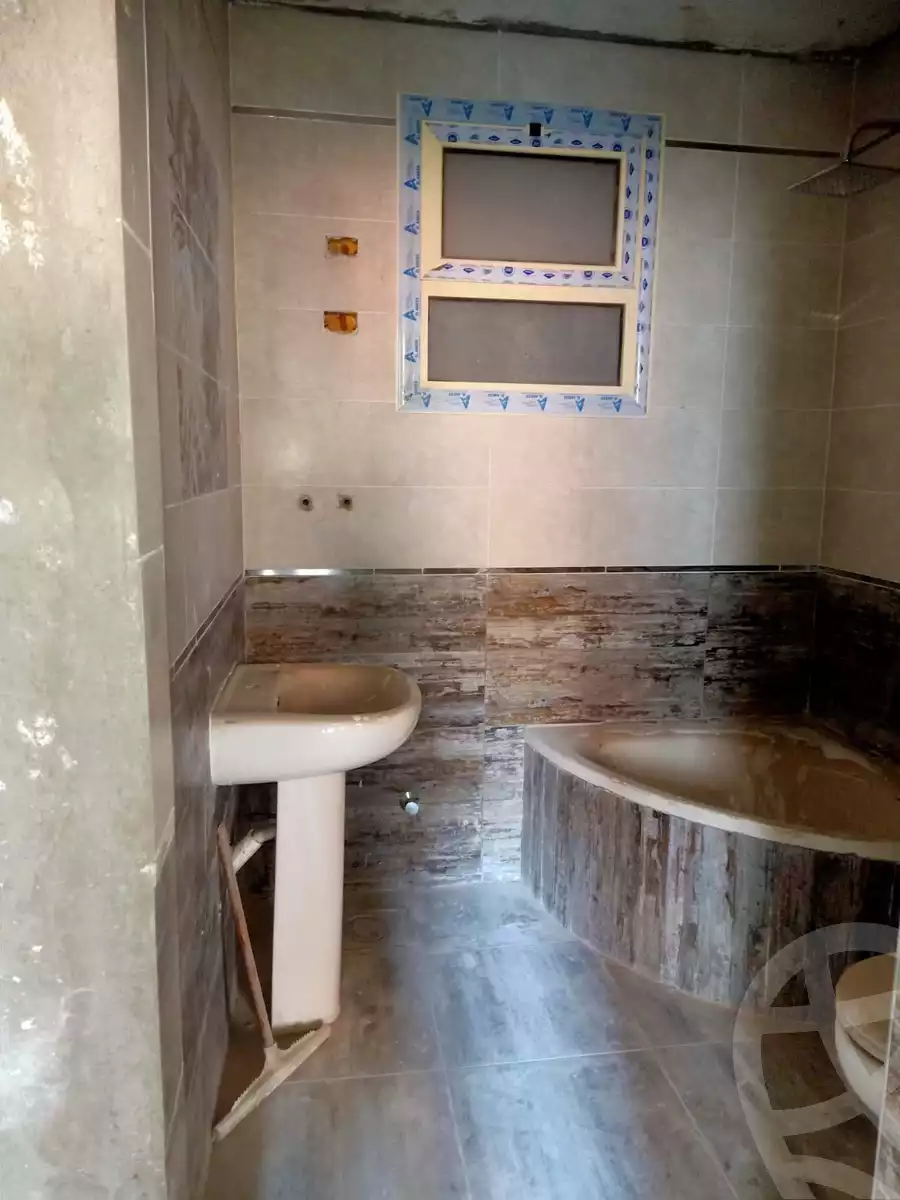 https://aqarmap.com.eg/en/listing/4093693-for-sale-cairo-helwan-kwrnysh-hlwn