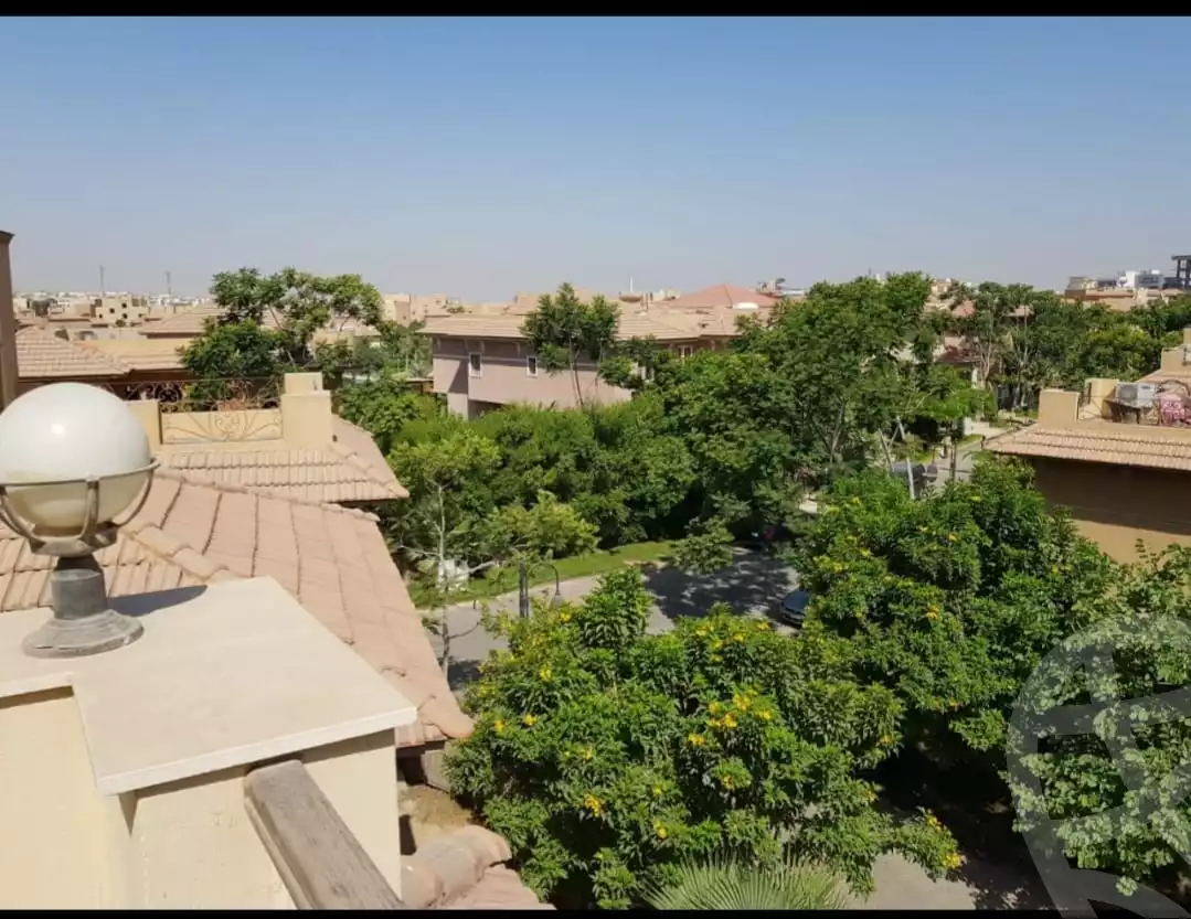 https://aqarmap.com.eg/ar/listing/4094210-for-sale-cairo-new-cairo-compounds-moon-valley