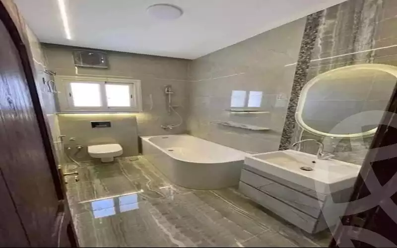 https://aqarmap.com.eg/ar/listing/4096946-for-sale-cairo-new-cairo-compounds-fifth-square