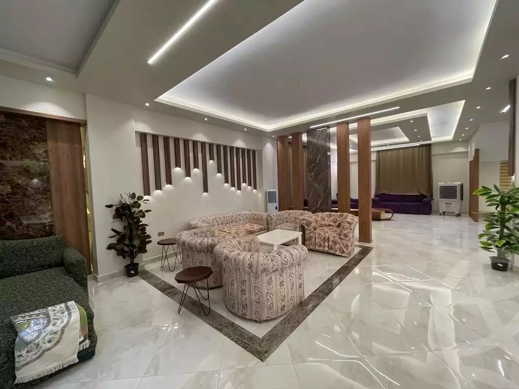 https://aqarmap.com.eg/ar/listing/4989231-for-rent-cairo-el-sheikh-zayed-city-lshykh-zyd-ljdyd-el-reef-el-oroby