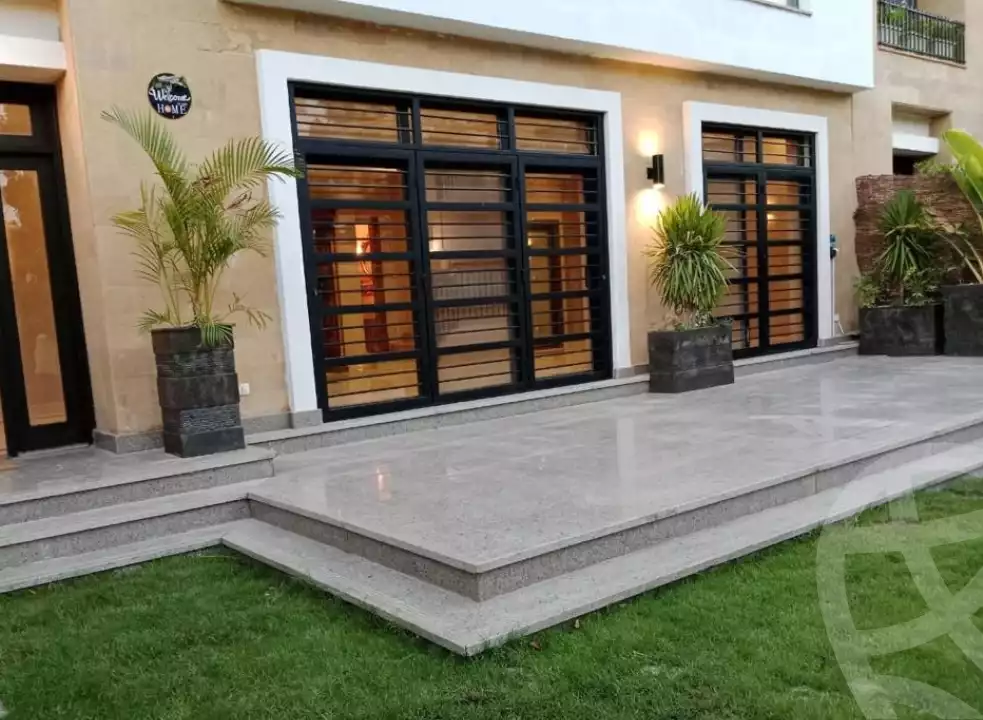 https://aqarmap.com.eg/en/listing/4107785-for-sale-cairo-el-sheikh-zayed-city-compounds-kmbwnd-wyst-twn-swdyk