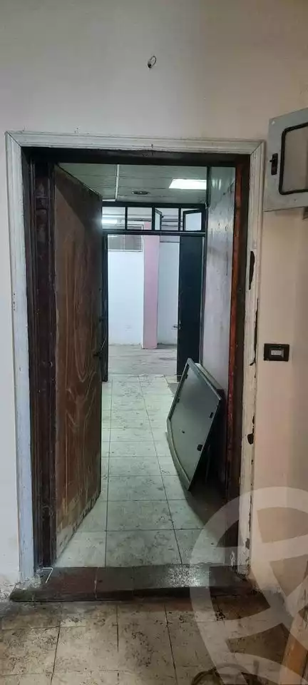 https://aqarmap.com.eg/ar/listing/4111985-for-sale-alexandria-moharram-bey-kanal-al-mahmoudeya-al-bahri-st