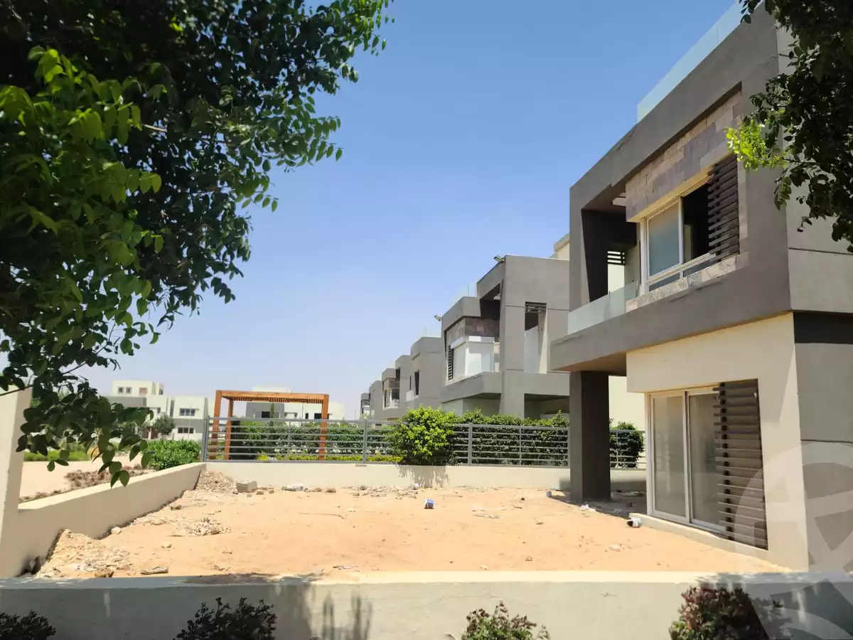 https://aqarmap.com.eg/en/listing/4115610-for-sale-cairo-new-cairo-compounds-mountain-view-hyde-park