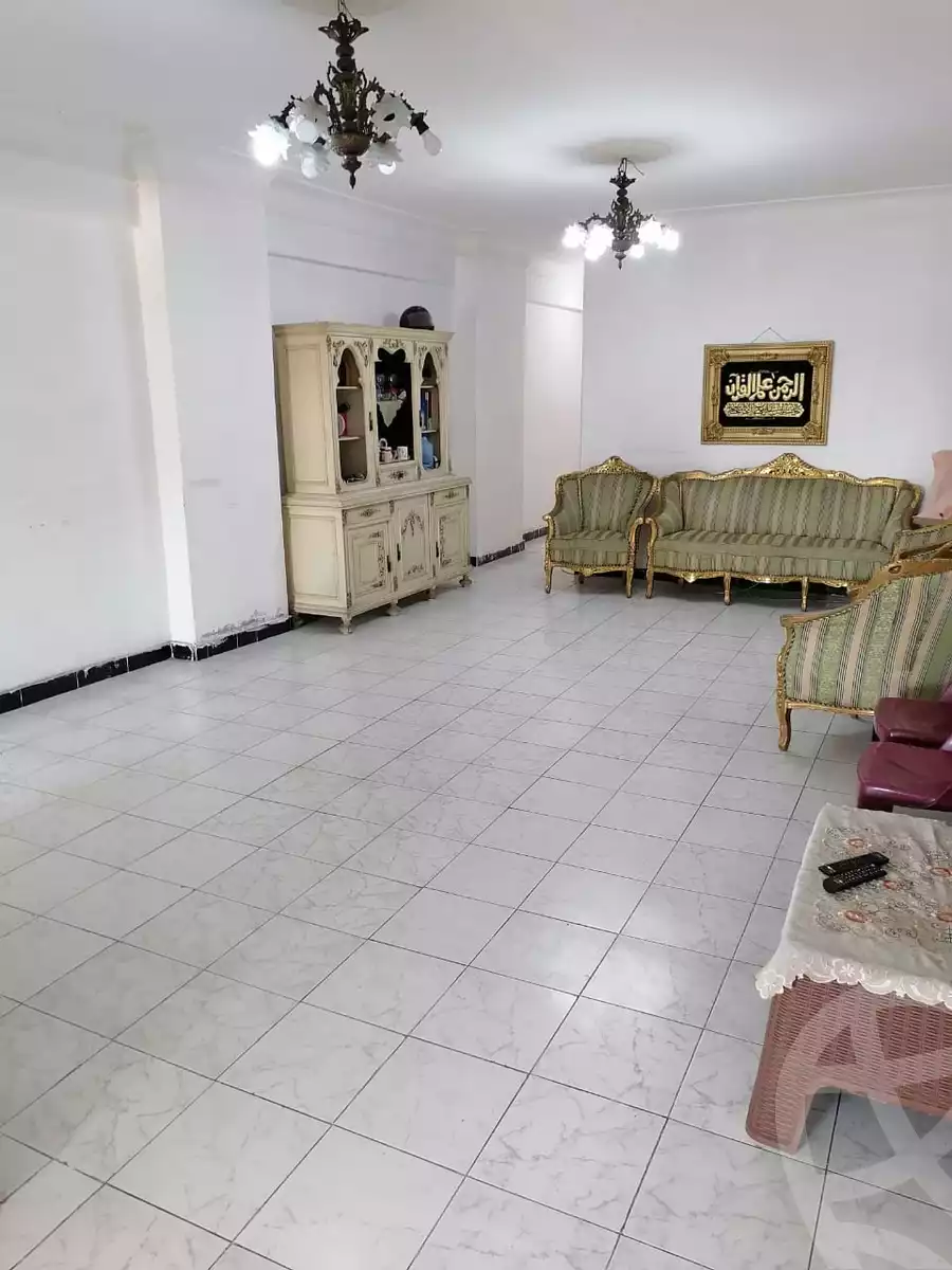 https://aqarmap.com.eg/ar/listing/4137449-for-sale-alexandria-moharram-bey-kanal-al-mahmoudeya-al-bahri-st