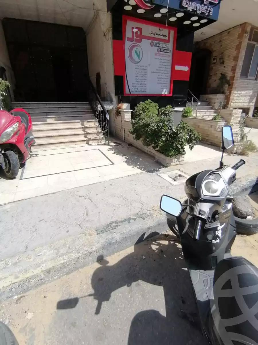 https://aqarmap.com.eg/ar/listing/4137449-for-sale-alexandria-moharram-bey-kanal-al-mahmoudeya-al-bahri-st