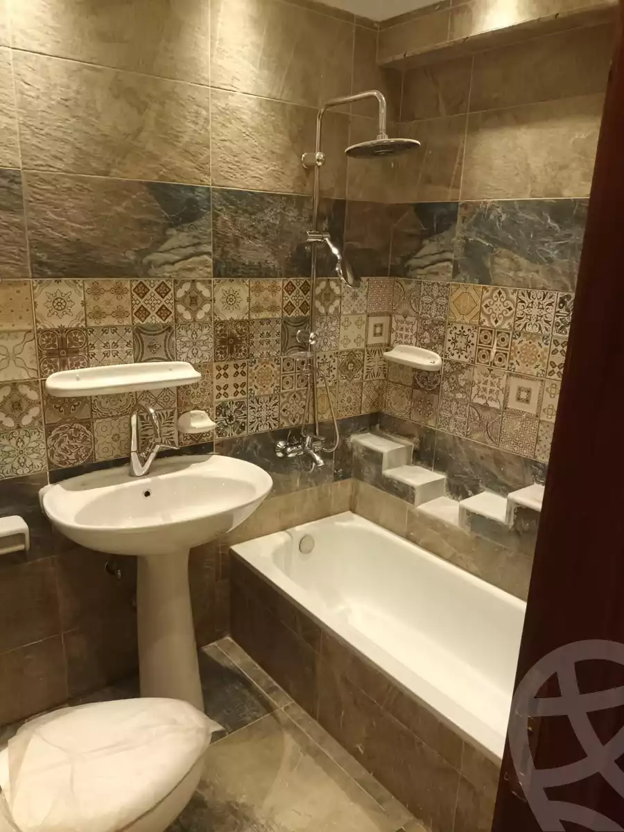 https://aqarmap.com.eg/en/listing/4145669-for-sale-moussa-dewidar-st