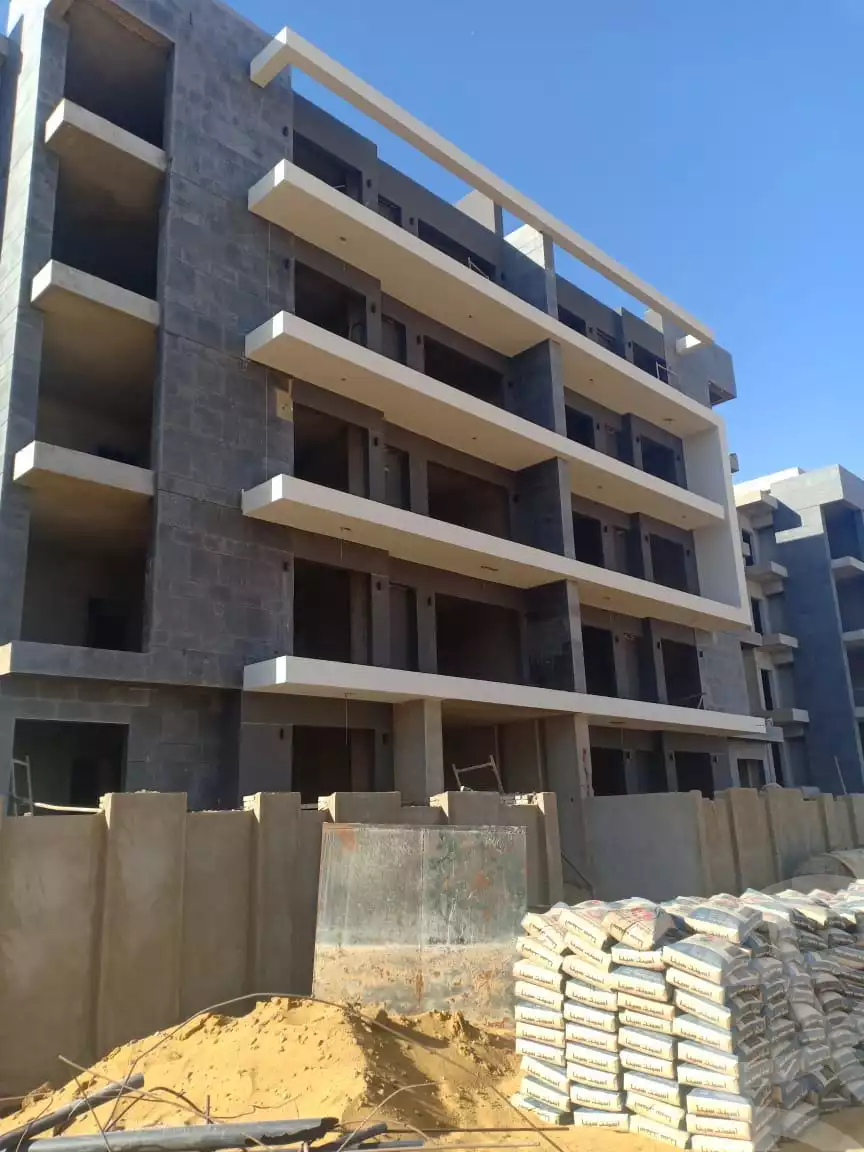 https://aqarmap.com.eg/en/listing/4152371-for-sale-cairo-new-cairo-compounds-el-patio-oro