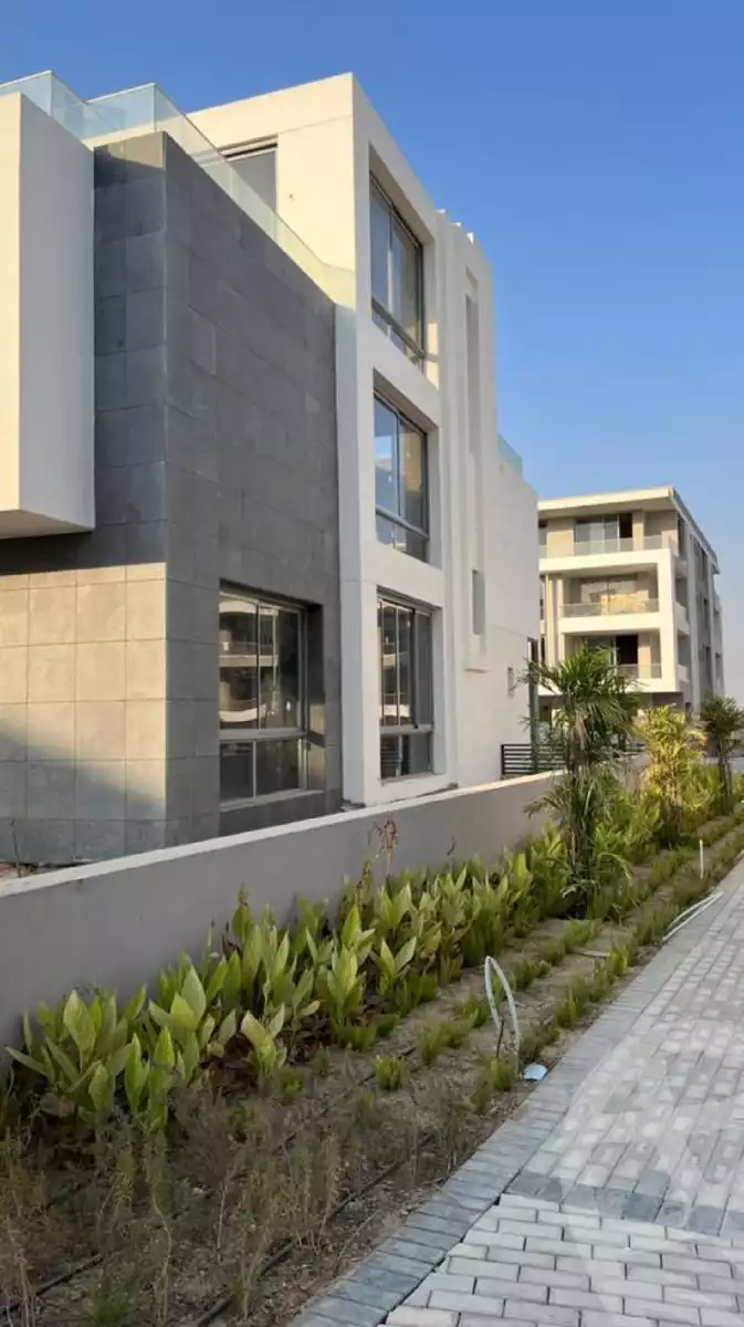 https://aqarmap.com.eg/ar/listing/4153439-for-sale-cairo-alex-cairo-desert-road-kmbwnd-fy-tryq-skndry-lshrwy-joulz-compound-inertia