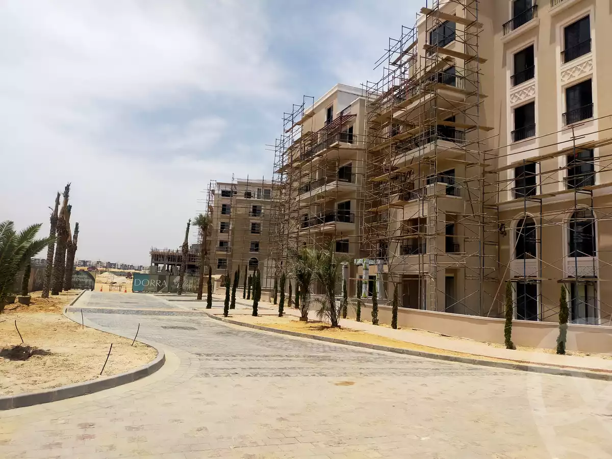 https://aqarmap.com.eg/en/listing/4164405-for-sale-cairo-el-sheikh-zayed-city-compounds-kmbwnd-fyldj-wyst-dr-llttwyr
