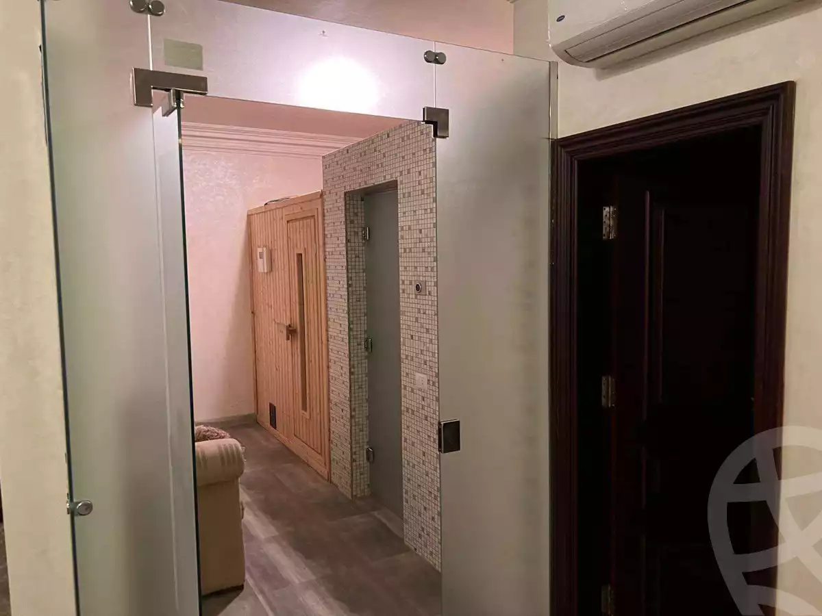 https://aqarmap.com.eg/ar/listing/4167035-for-sale-cairo-el-sheikh-zayed-city-compounds-in-sheikh-zayed-royal-city