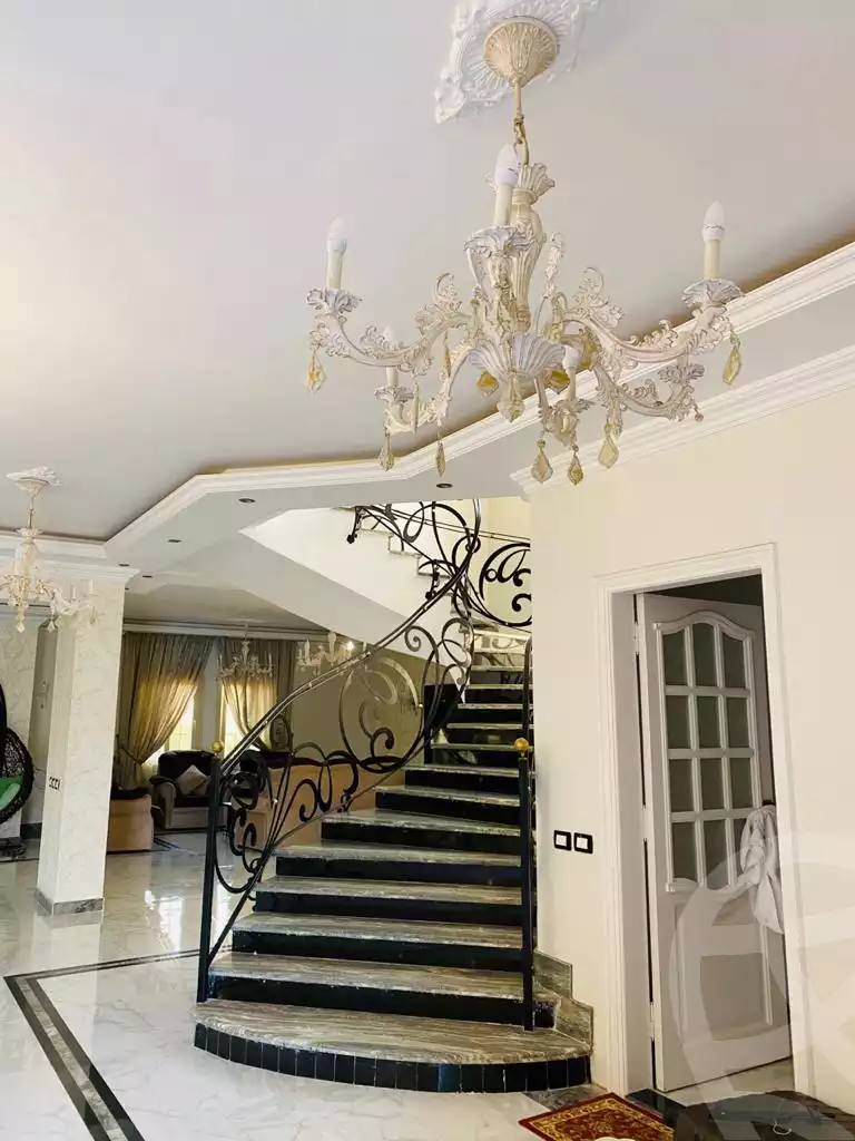 https://aqarmap.com.eg/ar/listing/4169256-for-sale-cairo-el-sheikh-zayed-city-compounds-in-sheikh-zayed-royal-city