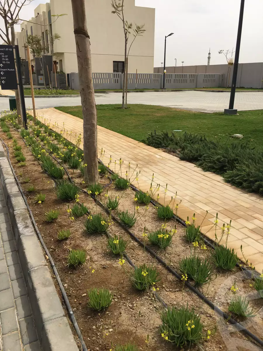 https://aqarmap.com.eg/ar/listing/4172269-for-rent-mdyn-lshrwq-compounds-alborouj