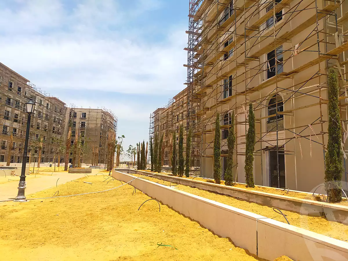 https://aqarmap.com.eg/en/listing/4207716-for-sale-cairo-el-sheikh-zayed-city-compounds-kmbwnd-fyldj-wyst-dr-llttwyr