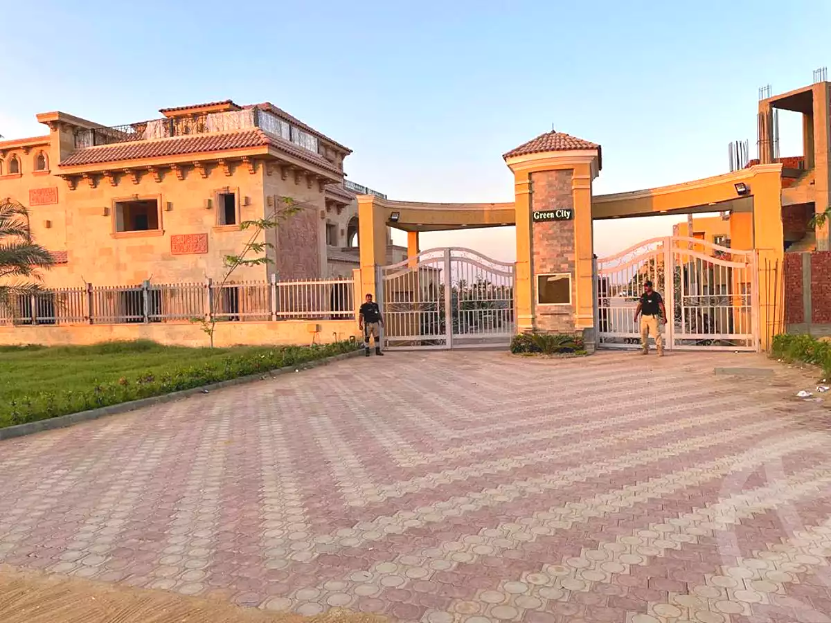 https://aqarmap.com.eg/ar/listing/3024950-projects-green-city
