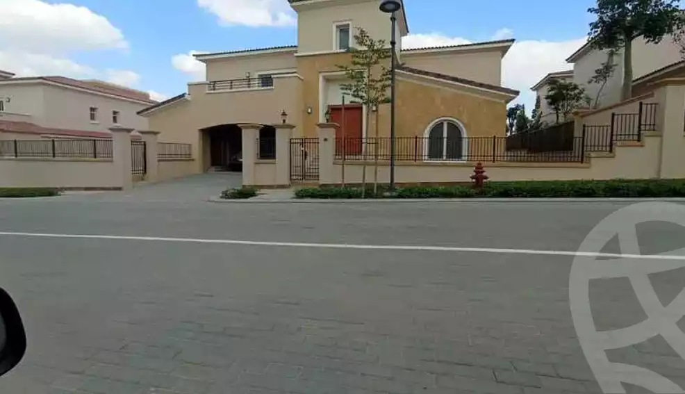 https://aqarmap.com.eg/en/listing/4223384-for-sale-cairo-mokattam-compounds-uptown-cairo