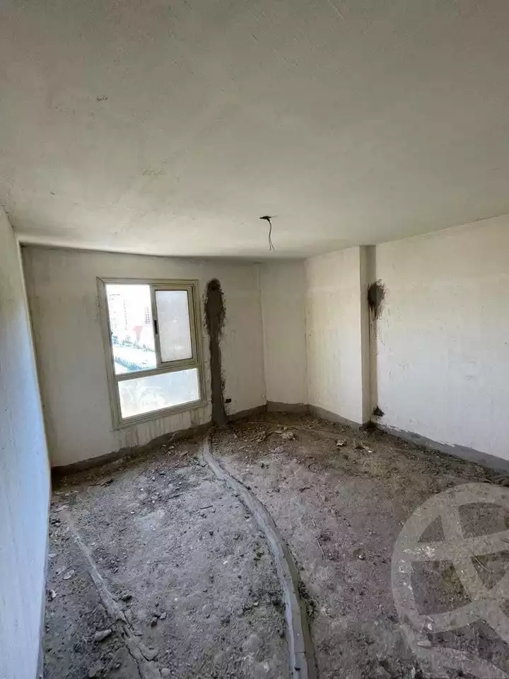 https://aqarmap.com.eg/ar/listing/4225007-for-sale-alexandria-el-montazah-compounds-royal-plaza-compound-al-halawany