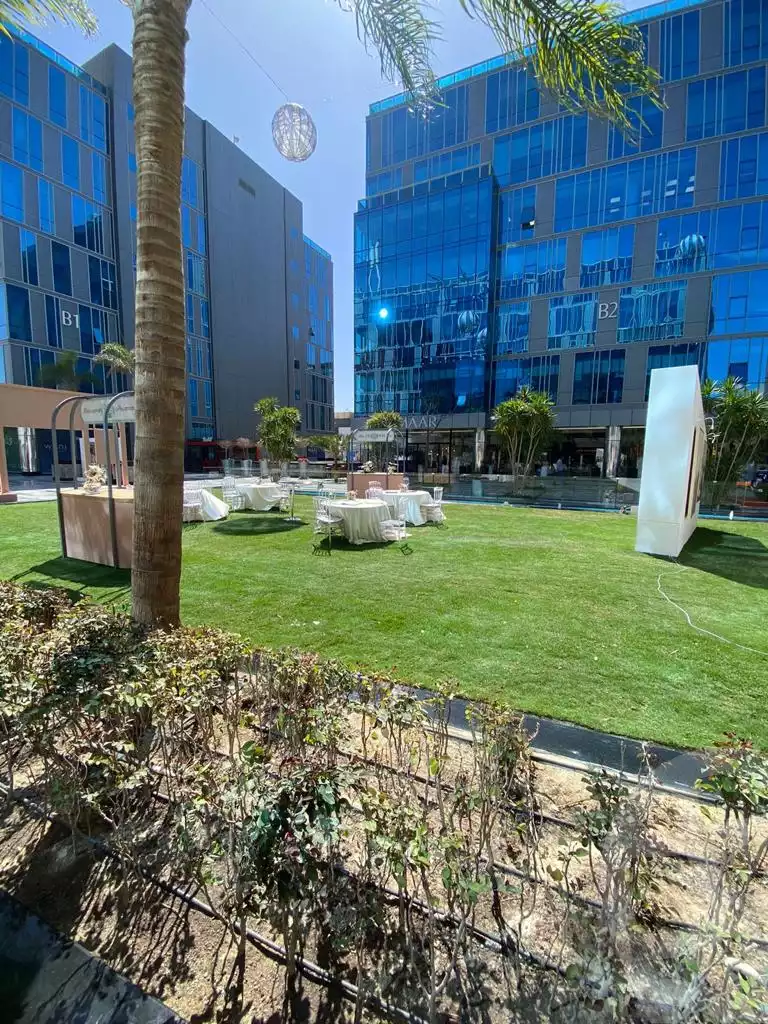 https://aqarmap.com.eg/en/listing/4230989-for-sale-cairo-el-sheikh-zayed-city-compounds-in-sheikh-zayed-capital-business-park