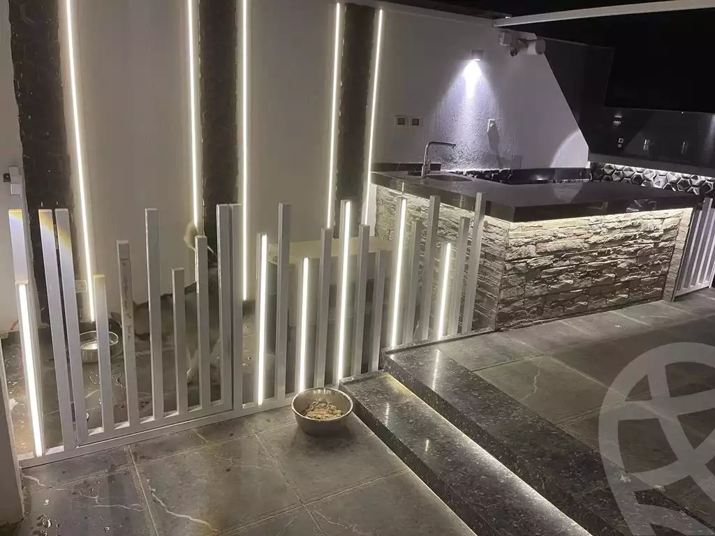 https://aqarmap.com.eg/en/listing/4235848-for-sale-cairo-new-cairo-compounds-mountain-view-hyde-park