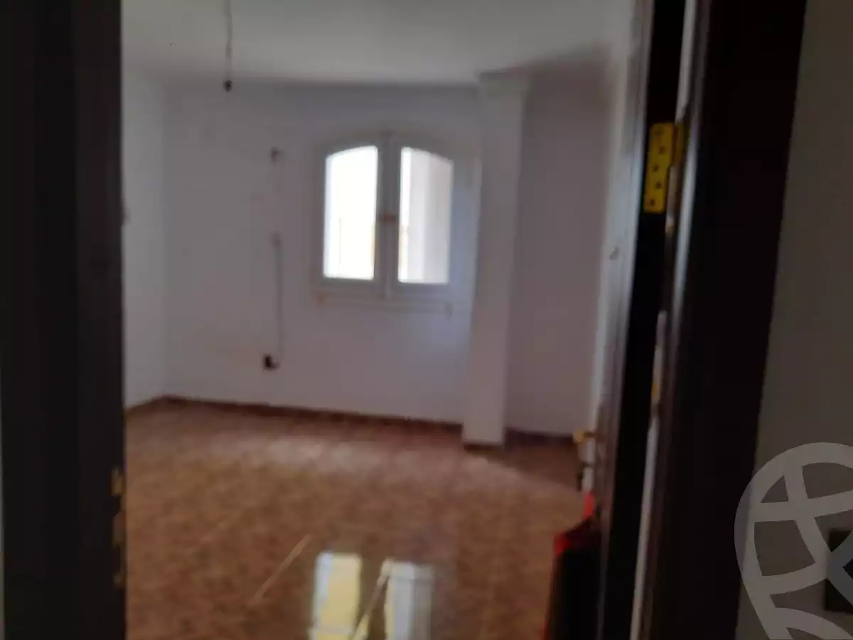 https://aqarmap.com.eg/ar/listing/4239104-for-rent-cairo-el-shorouk-lhy-lwl-grb-neighbourhood-3-street-33