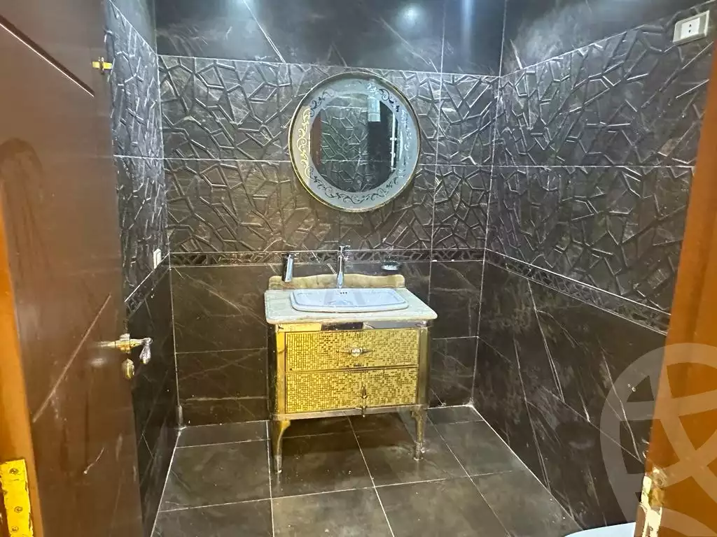 https://aqarmap.com.eg/en/listing/4243867-for-sale-cairo-cairo-hdyq-lhrm-lmntq-t
