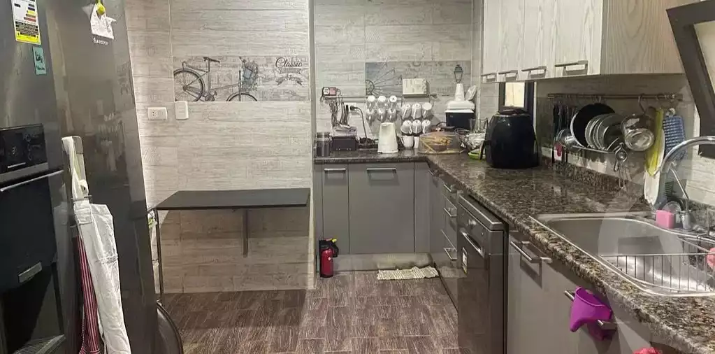 https://aqarmap.com.eg/en/listing/4255228-for-sale-cairo-el-sheikh-zayed-city-compounds-kmbwnd-wyst-twn-swdyk